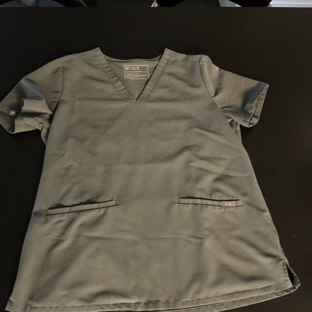 FIGS Women's Green Scrub Top